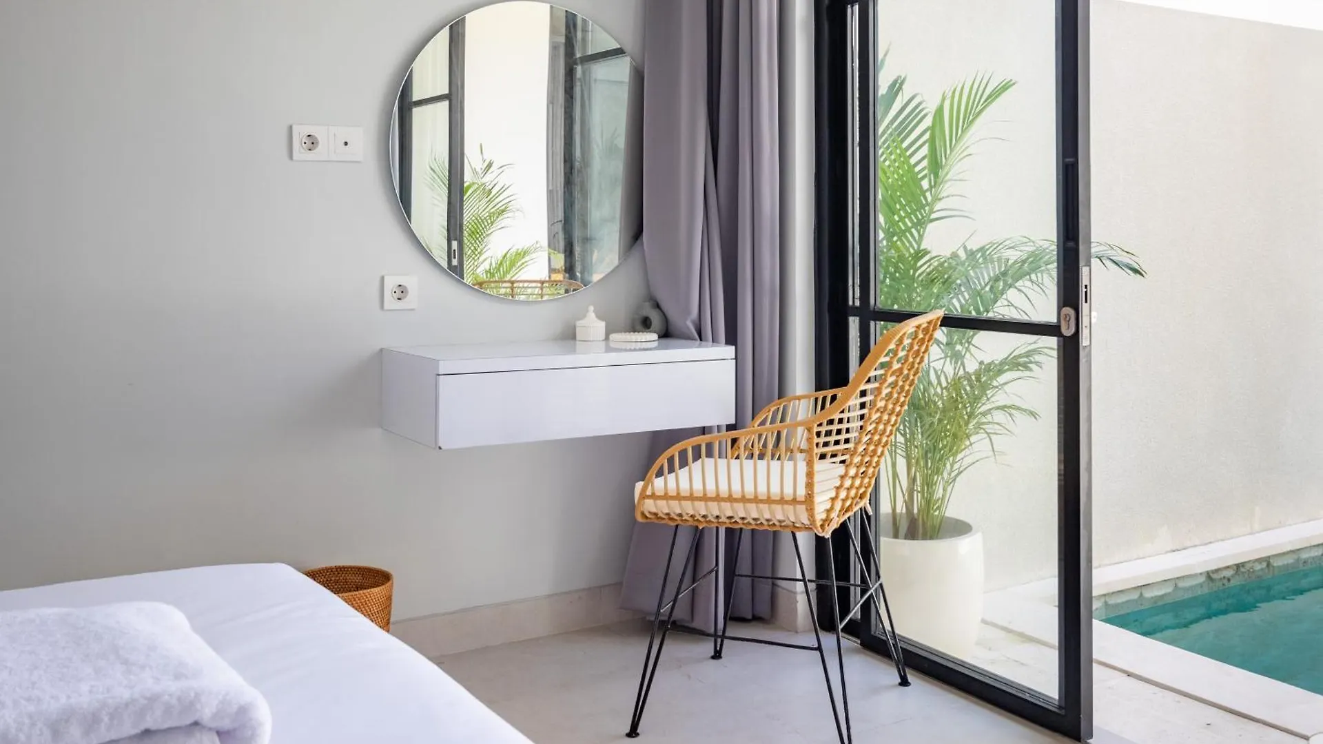 Unwind In Style - Brand New 2Br Villa With Pool Kerobokan  0*, Kerobokan (Bali)